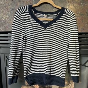 J. Crew | V-neck Sweater